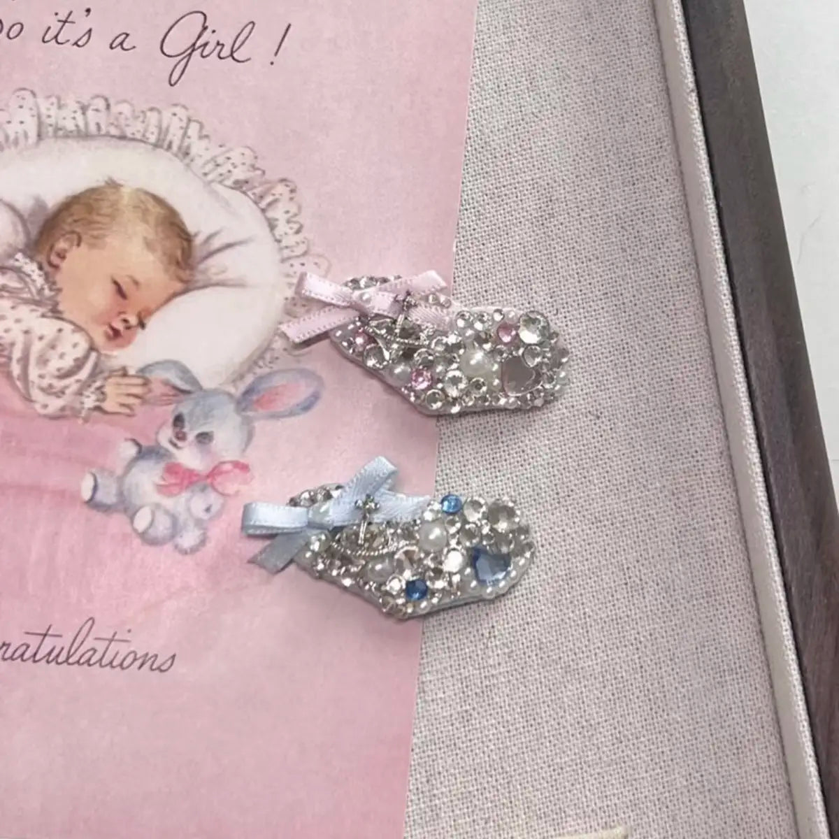 Twin Star Pet Hair Clips (Sold with outfits)